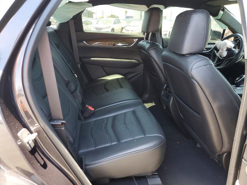2017 CADILLAC XT5 PLATINUM — Фото 11 из 14