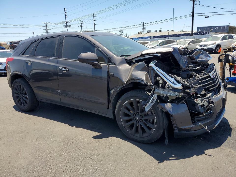 2017 CADILLAC XT5 PLATINUM — Фото 4 из 14