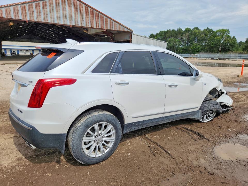 2017 CADILLAC XT5 — Фото 3 из 12