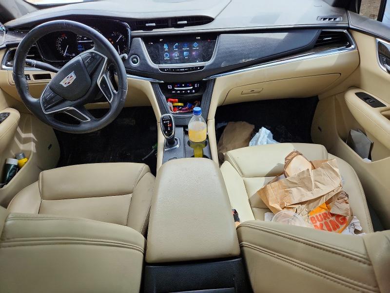 2017 CADILLAC XT5 — Фото 8 из 12
