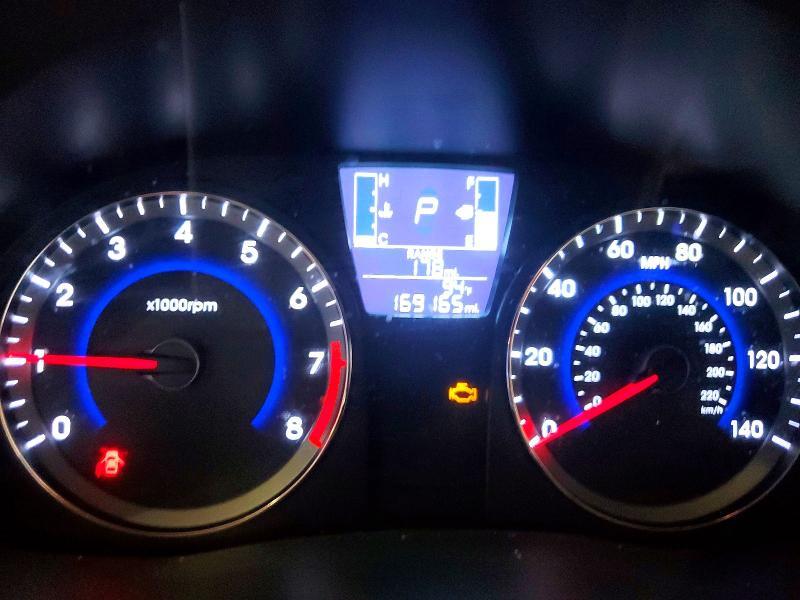 2016 HYUNDAI ACCENT SE — Фото 9 из 12