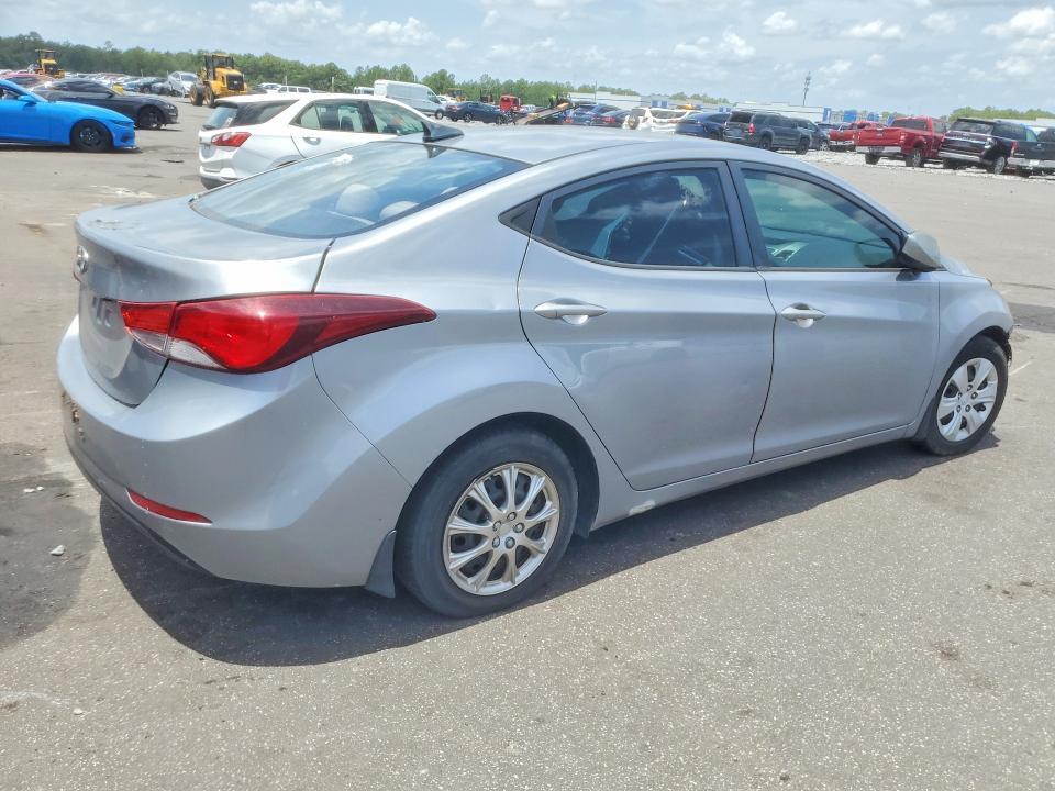2016 HYUNDAI ELANTRA SE — Фото 3 из 13