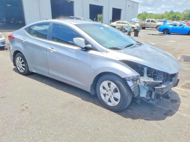 2016 HYUNDAI ELANTRA SE — Фото 4 из 13