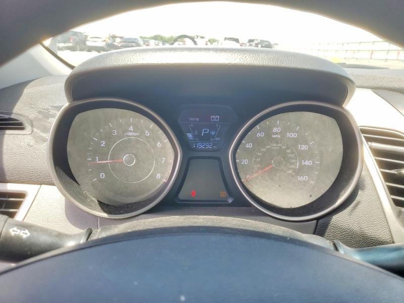 2016 HYUNDAI ELANTRA SE — Фото 9 из 13