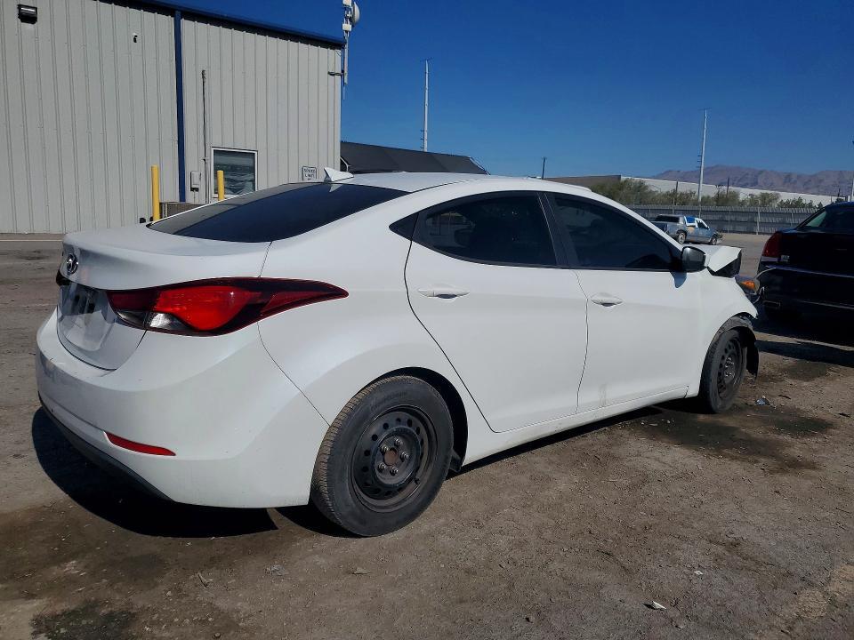 2016 HYUNDAI ELANTRA SE — Фото 3 из 12