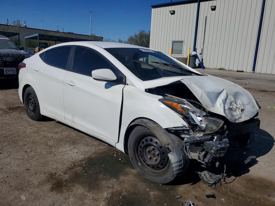 2016 HYUNDAI ELANTRA SE — Фото 4 из 12