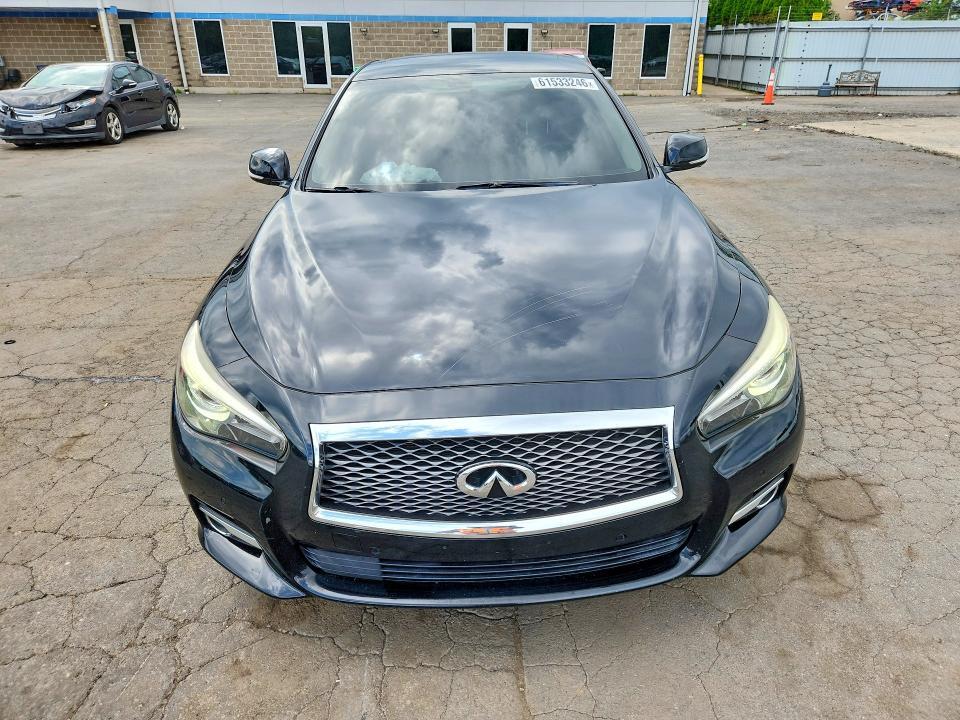 2016 INFINITI Q50 2.0T PREMIUM — Фото 5 из 12