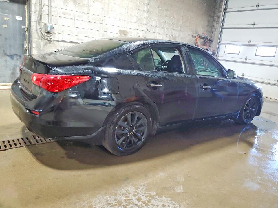 2016 INFINITI Q50 3.0T PREMIUM — Фото 3 из 12
