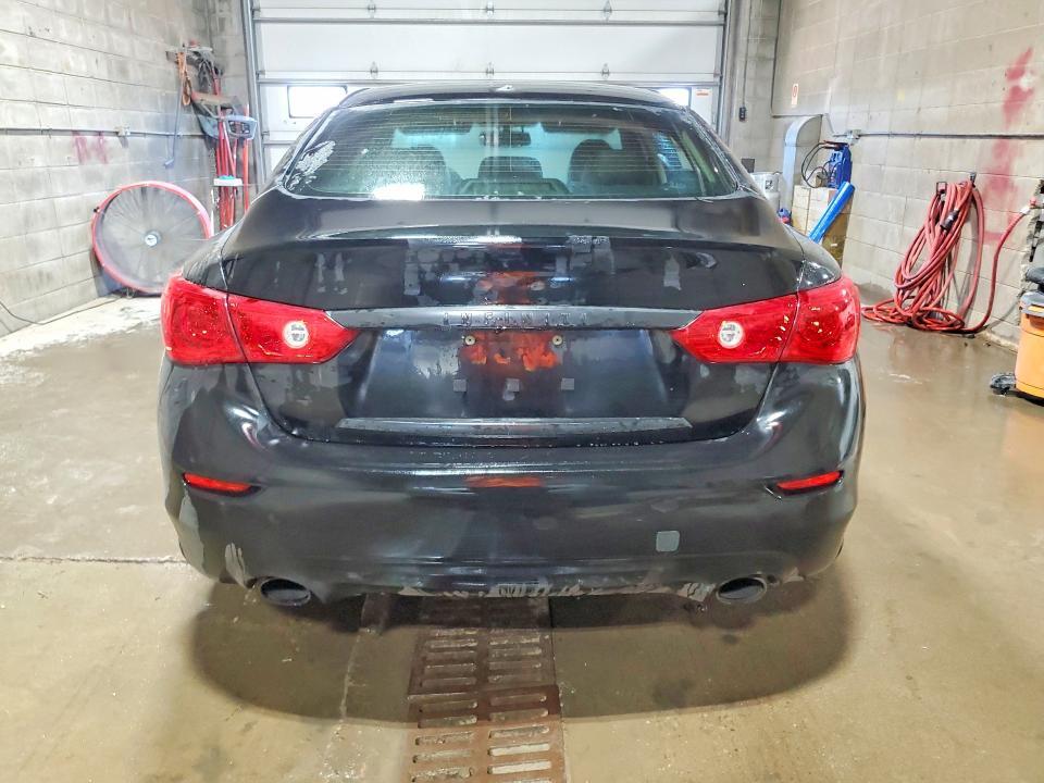 2016 INFINITI Q50 3.0T PREMIUM — Фото 6 из 12