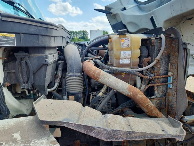 2016 INTERNATIONAL 7400 SPREADER TRUCK — Фото 10 из 13