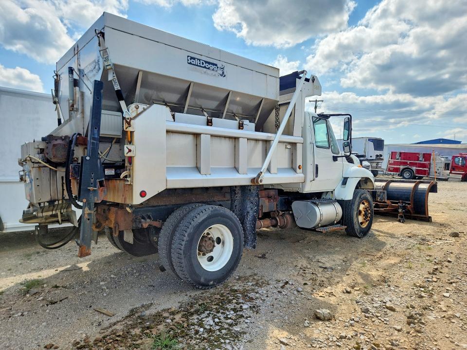 2016 INTERNATIONAL 7400 SPREADER TRUCK — Фото 3 из 13