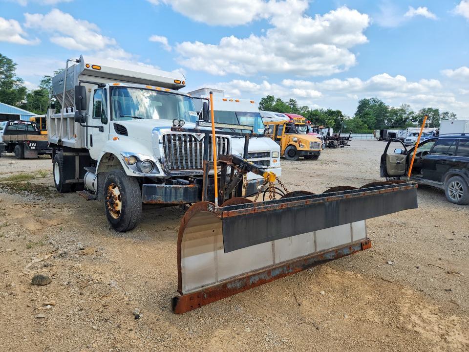 2016 INTERNATIONAL 7400 SPREADER TRUCK — Фото 4 из 13
