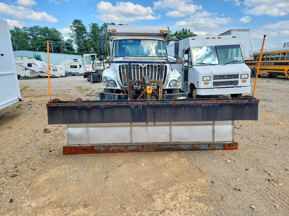 2016 INTERNATIONAL 7400 SPREADER TRUCK — Фото 5 из 13