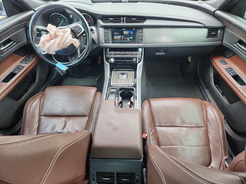 SAJBG4BV6GCY07458 2016 JAGUAR XF photo no. 8