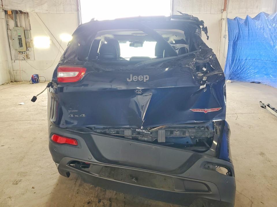 2016 JEEP CHEROKEE TRAILHAWK — Фото 6 из 13