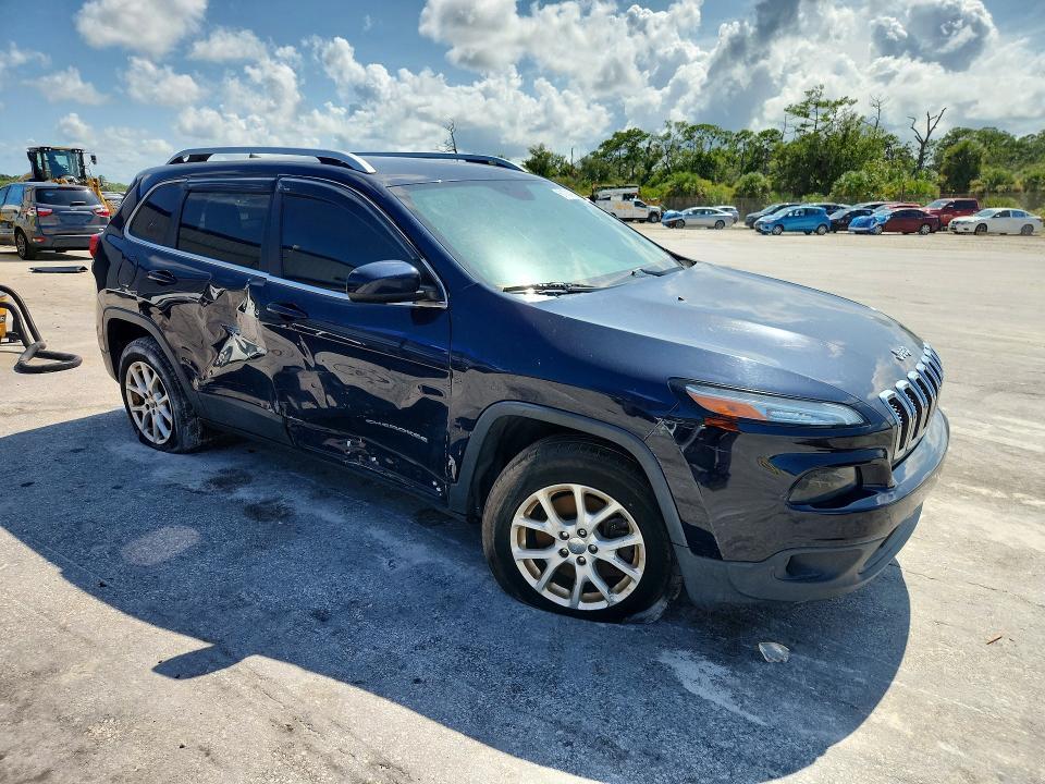 1C4PJMCS6GW323329 2016 JEEP CHEROKEE photo no. 4