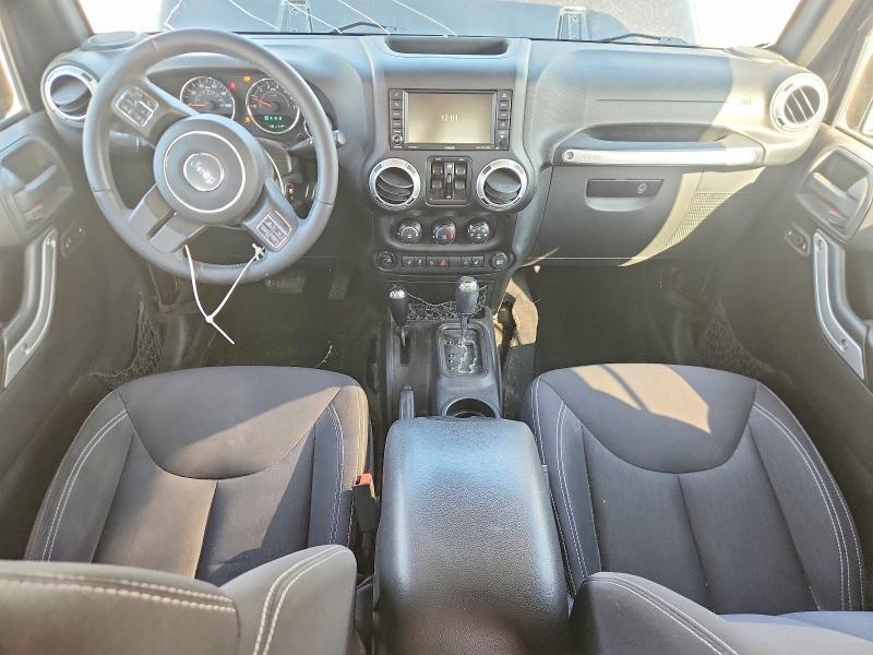 2016 JEEP WRANGLER UNLIMITED SAHARA — Фото 8 из 12
