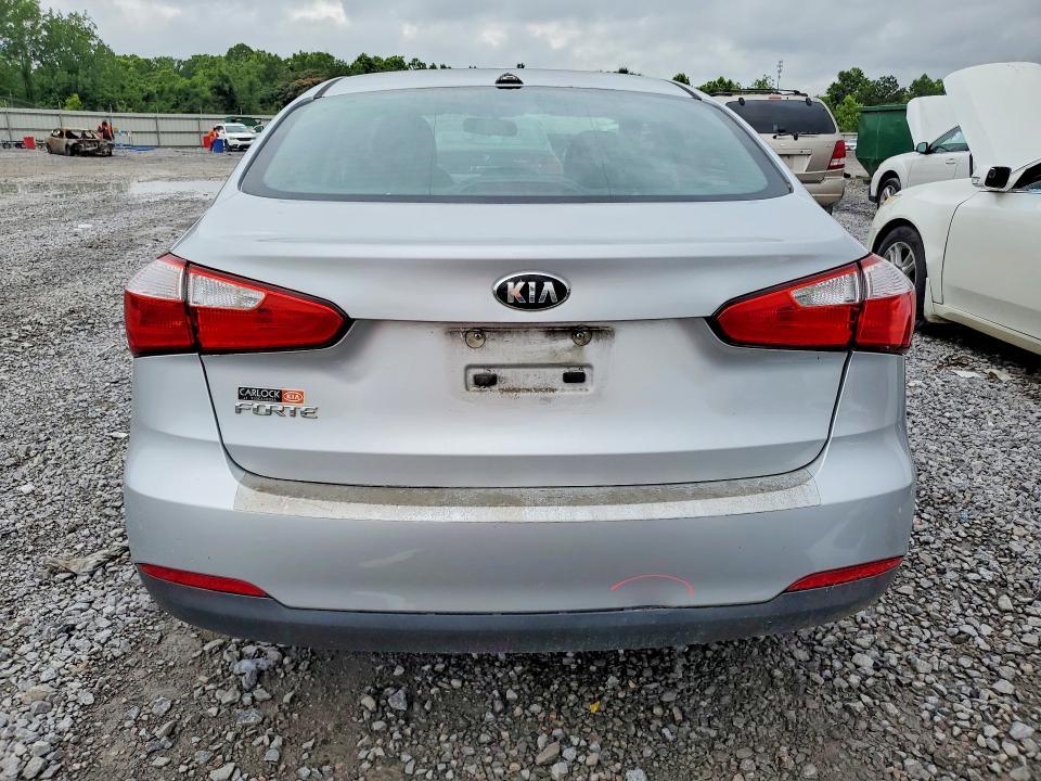 2016 KIA FORTE LX — Фото 6 из 12
