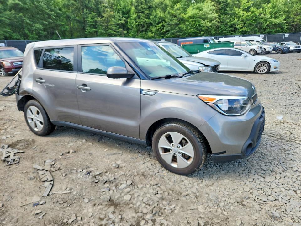 KNDJN2A26G7370193 2016 KIA SOUL photo no. 4