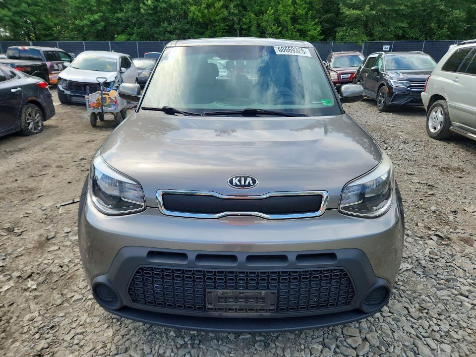KNDJN2A26G7370193 2016 KIA SOUL photo no. 5
