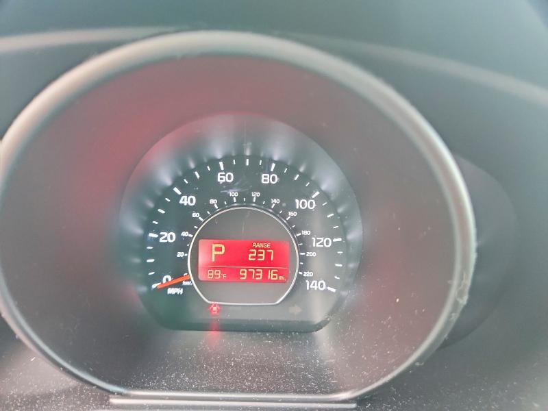 KNDJN2A26G7370193 2016 KIA SOUL photo no. 9