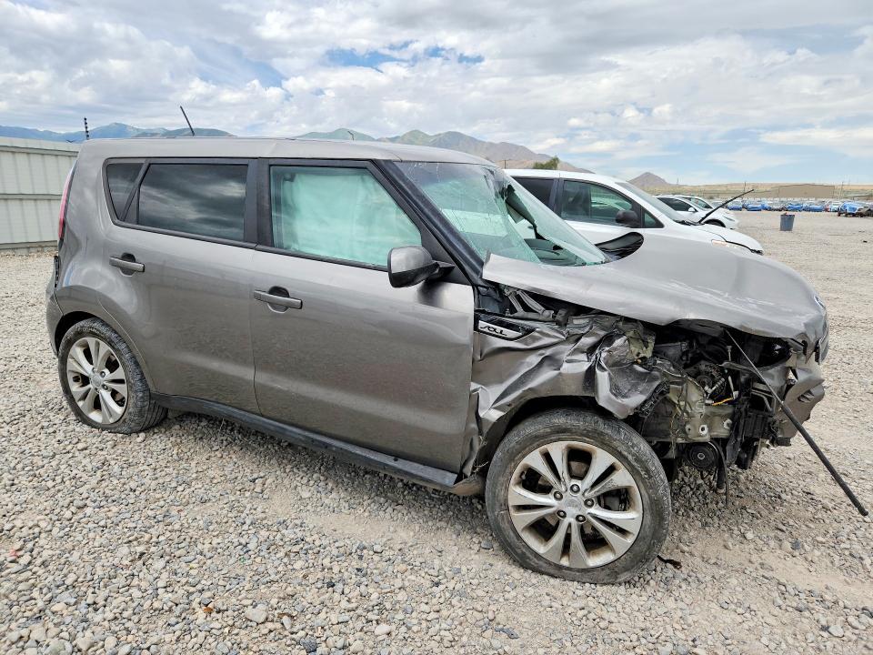 KNDJP3A59G7323833 2016 KIA SOUL photo no. 4