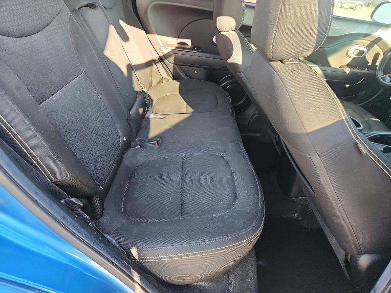 KNDJP3A55G7344551 2016 KIA SOUL photo no. 10