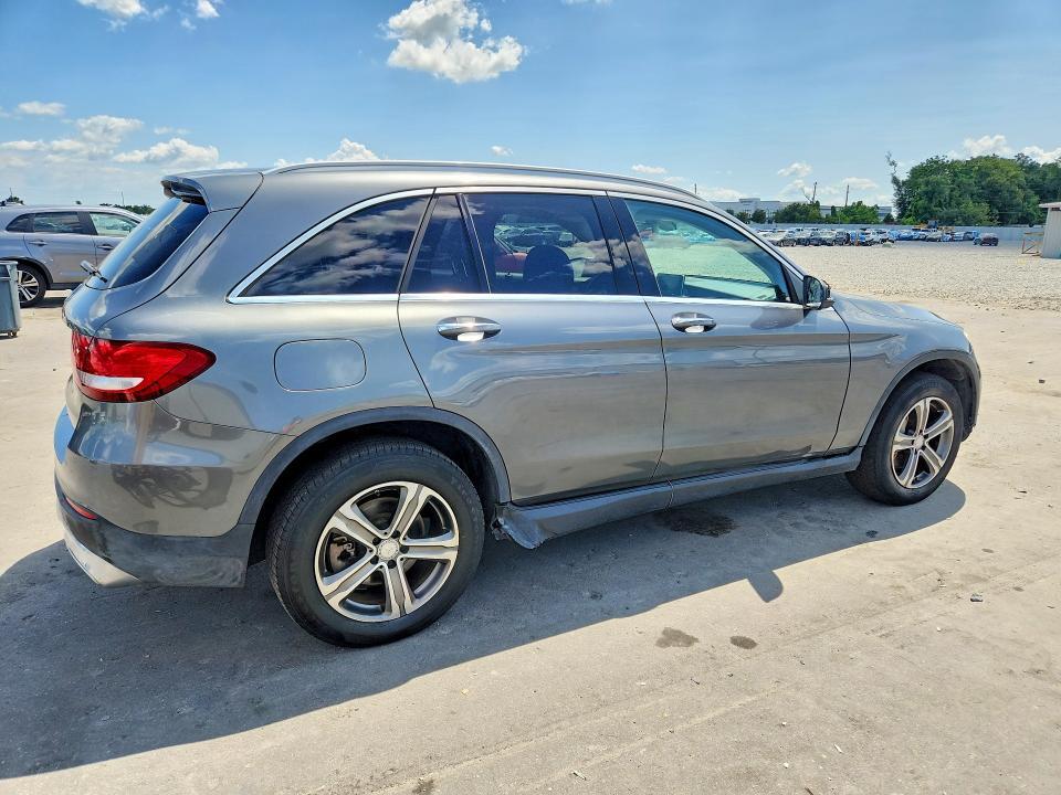 2016 MERCEDES-BENZ GLC 300 — Фото 3 из 13