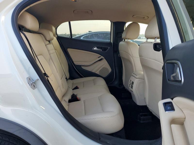 2016 MERCEDES-BENZ GLA 250 4MATIC — Фото 11 из 13