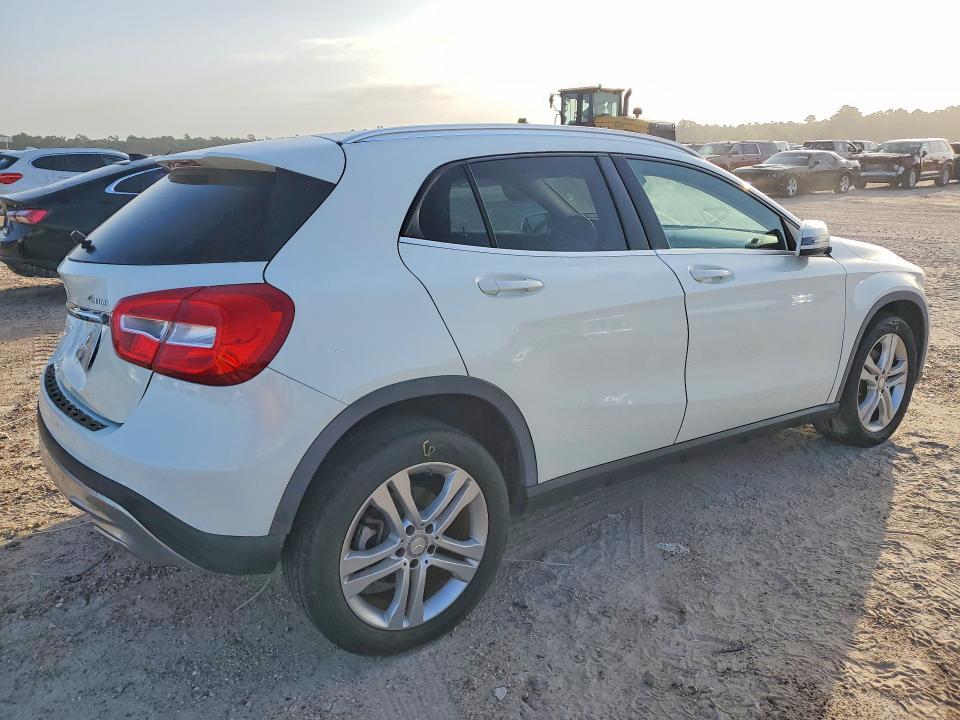 2016 MERCEDES-BENZ GLA 250 4MATIC — Фото 3 из 13