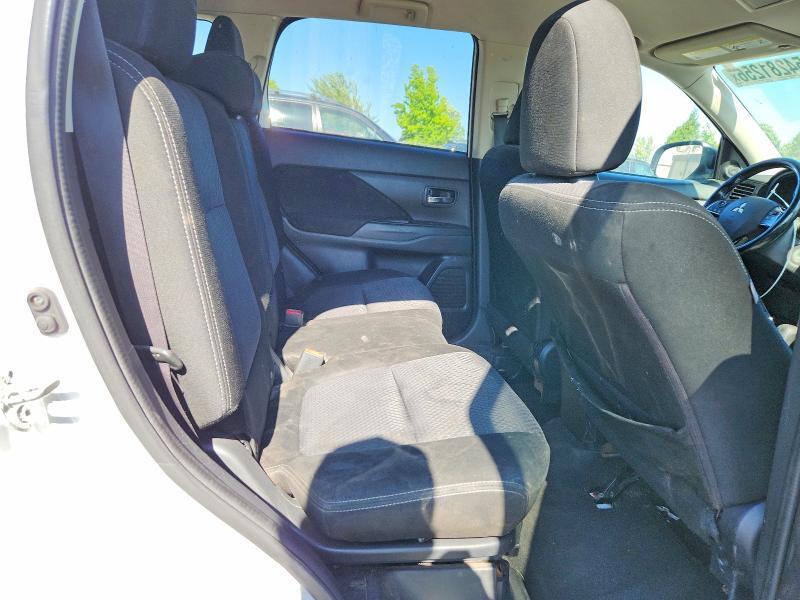 2016 MITSUBISHI OUTLANDER ES — Фото 11 из 13