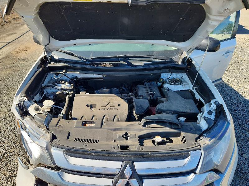 2016 MITSUBISHI OUTLANDER ES — Фото 12 из 13