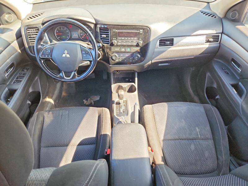 2016 MITSUBISHI OUTLANDER ES — Фото 8 из 13