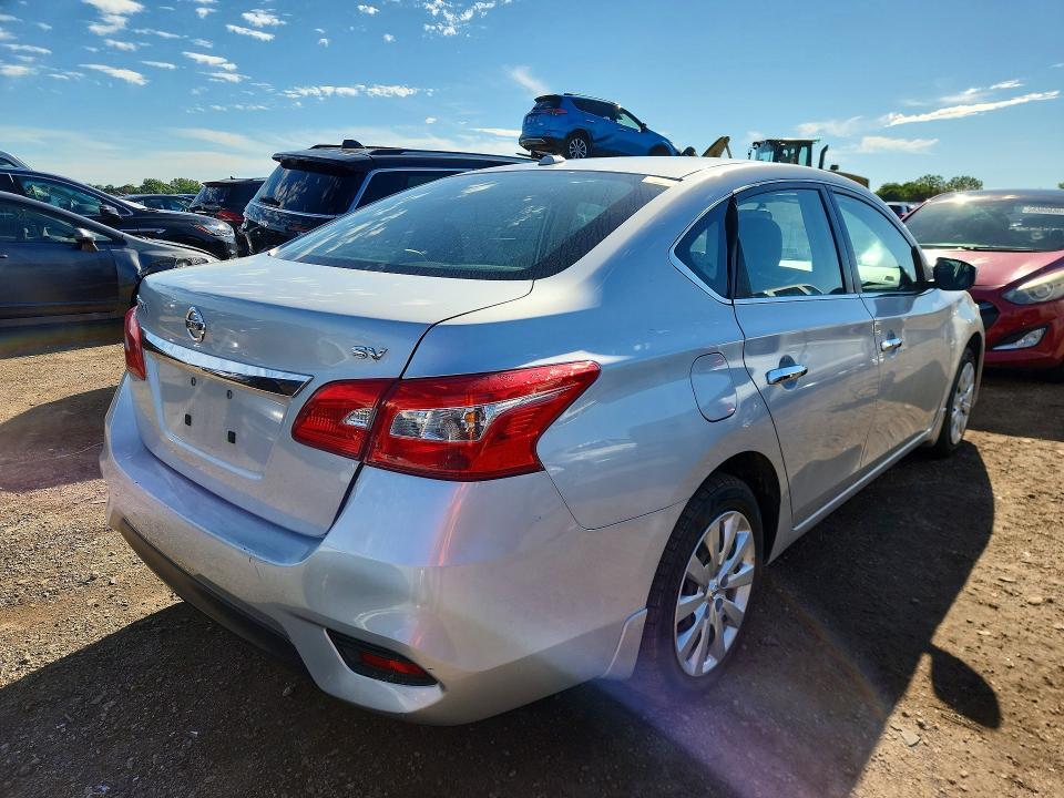 2016 NISSAN SENTRA SV — Фото 3 из 12