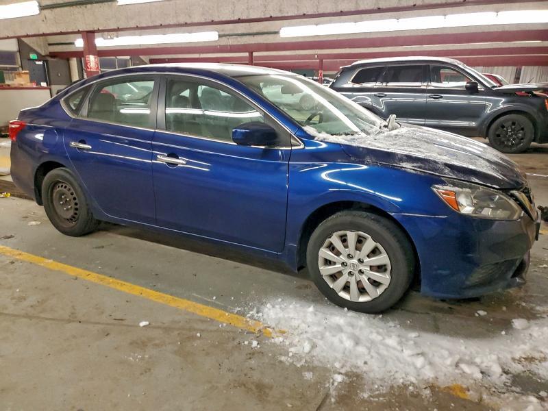 2016 NISSAN SENTRA S — Фото 4 из 12
