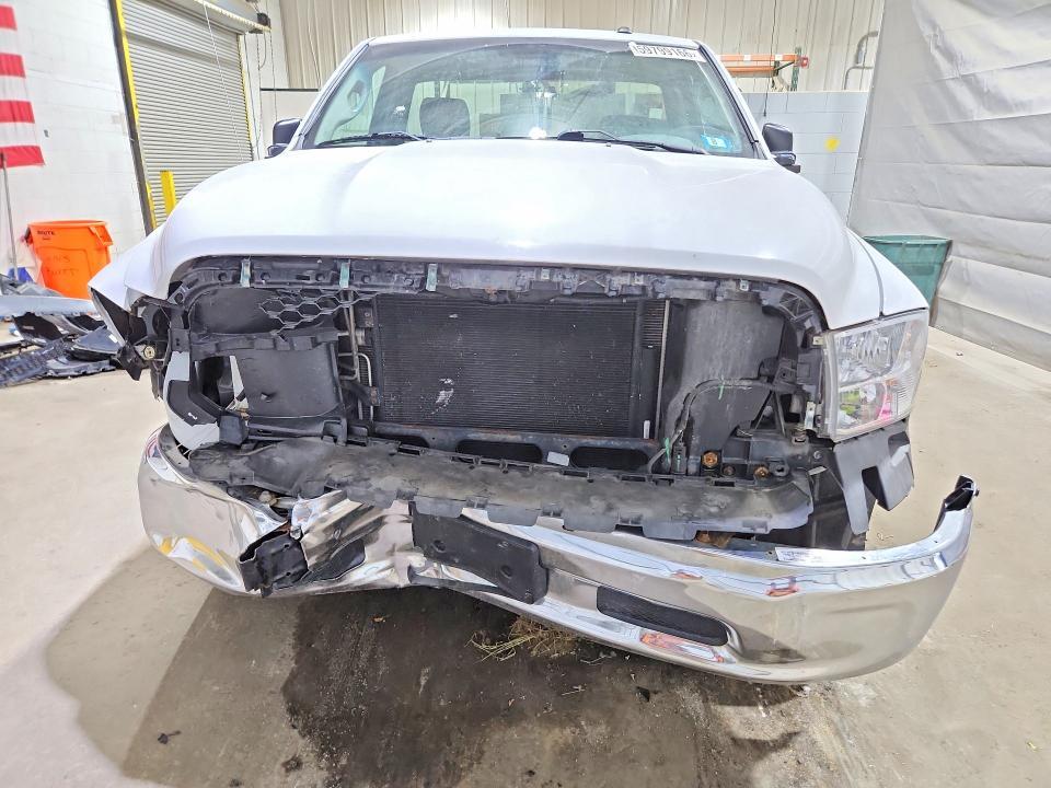 2016 RAM 1500 ST — Фото 5 из 13
