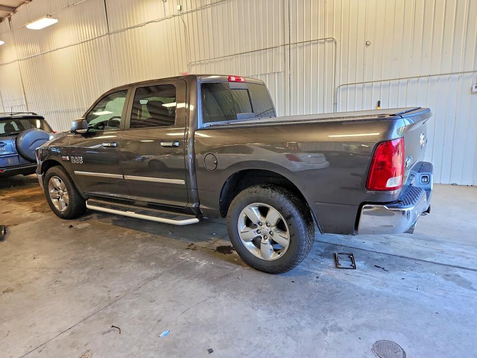 2016 RAM 1500 SLT — Фото 2 из 12