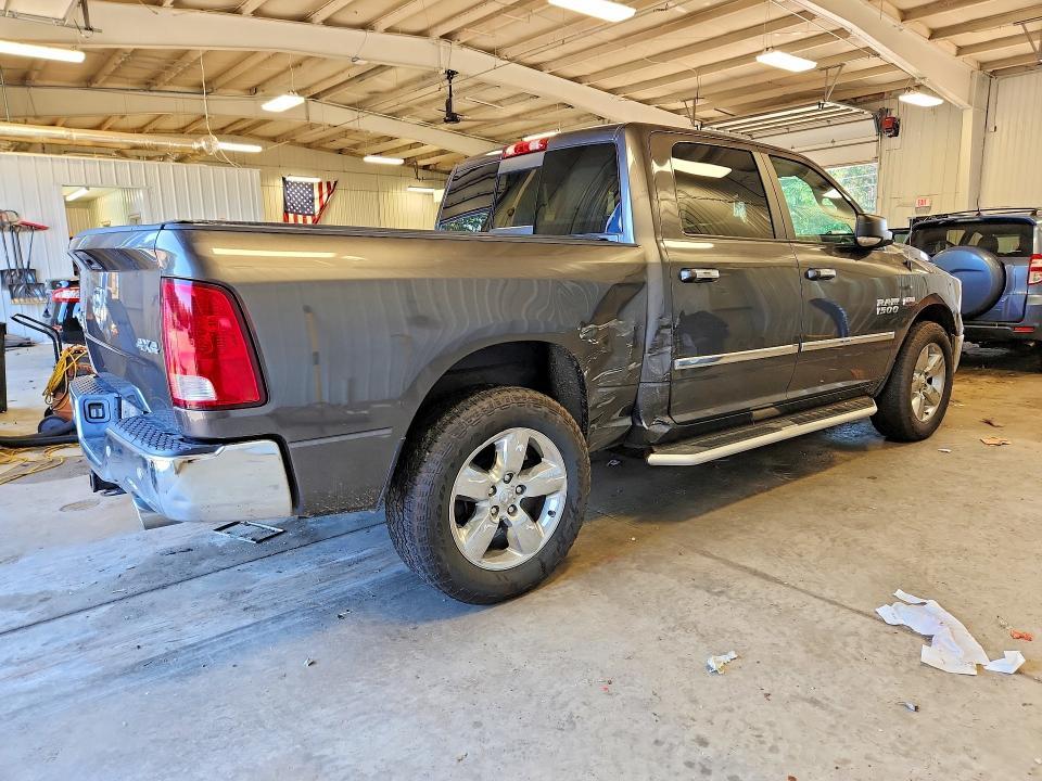 2016 RAM 1500 SLT — Фото 3 из 12