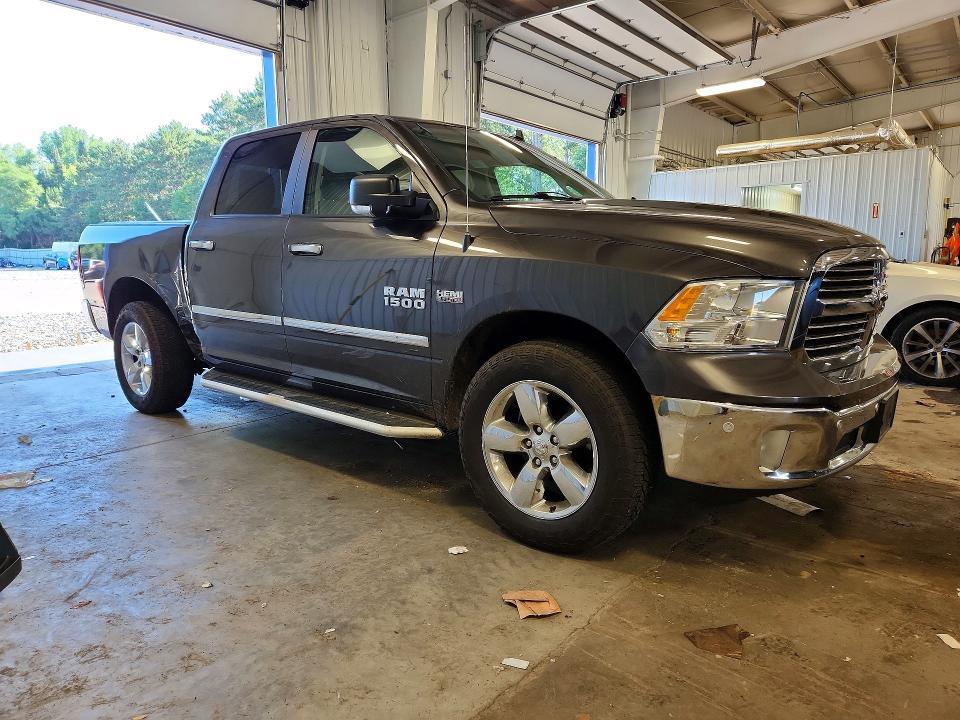 2016 RAM 1500 SLT — Фото 4 из 12