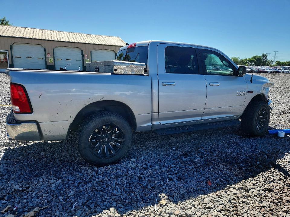 2016 RAM 1500 SLT — Фото 3 из 12