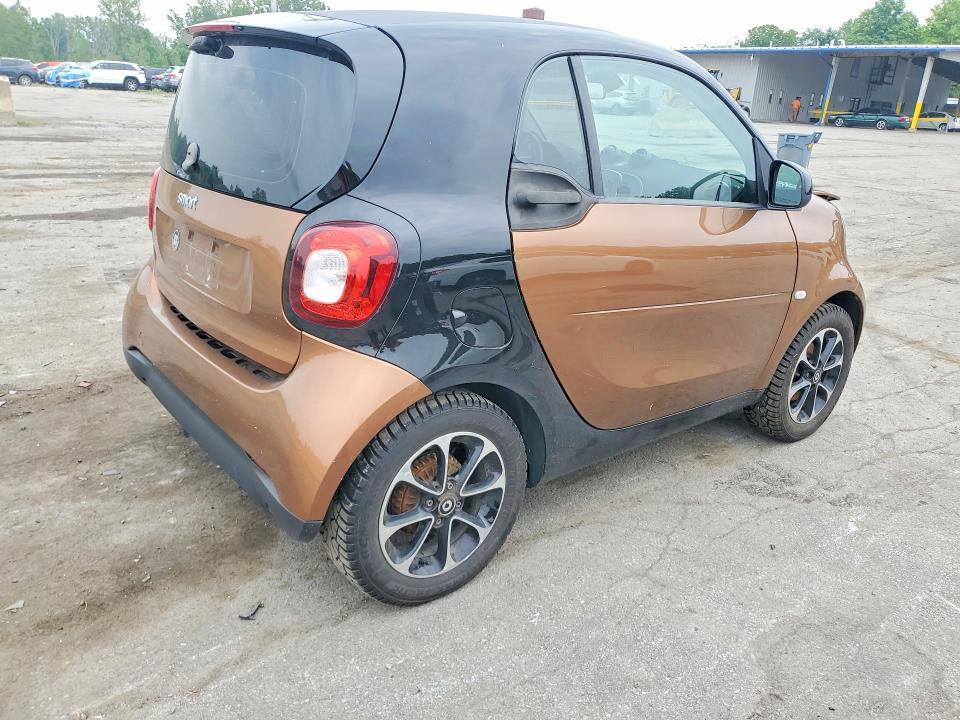 2016 SMART FORTWO — Фото 3 из 13
