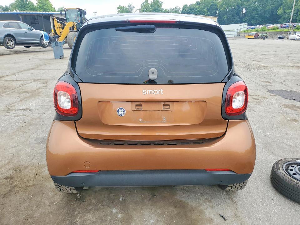 2016 SMART FORTWO — Фото 7 из 13