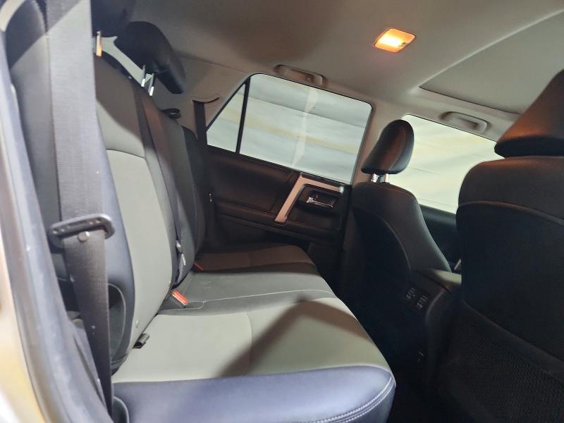 2016 TOYOTA 4RUNNER SR5 PREMIUM — Фото 10 из 12