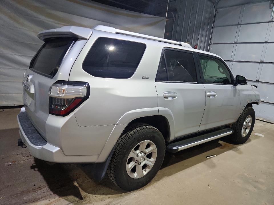 2016 TOYOTA 4RUNNER SR5 PREMIUM — Фото 3 из 12