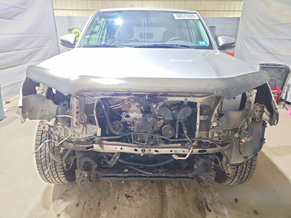 2016 TOYOTA 4RUNNER SR5 PREMIUM — Фото 5 из 12