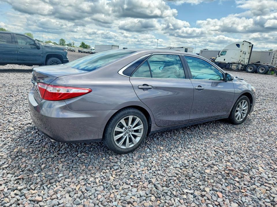 2016 TOYOTA CAMRY XLE — Фото 3 из 12