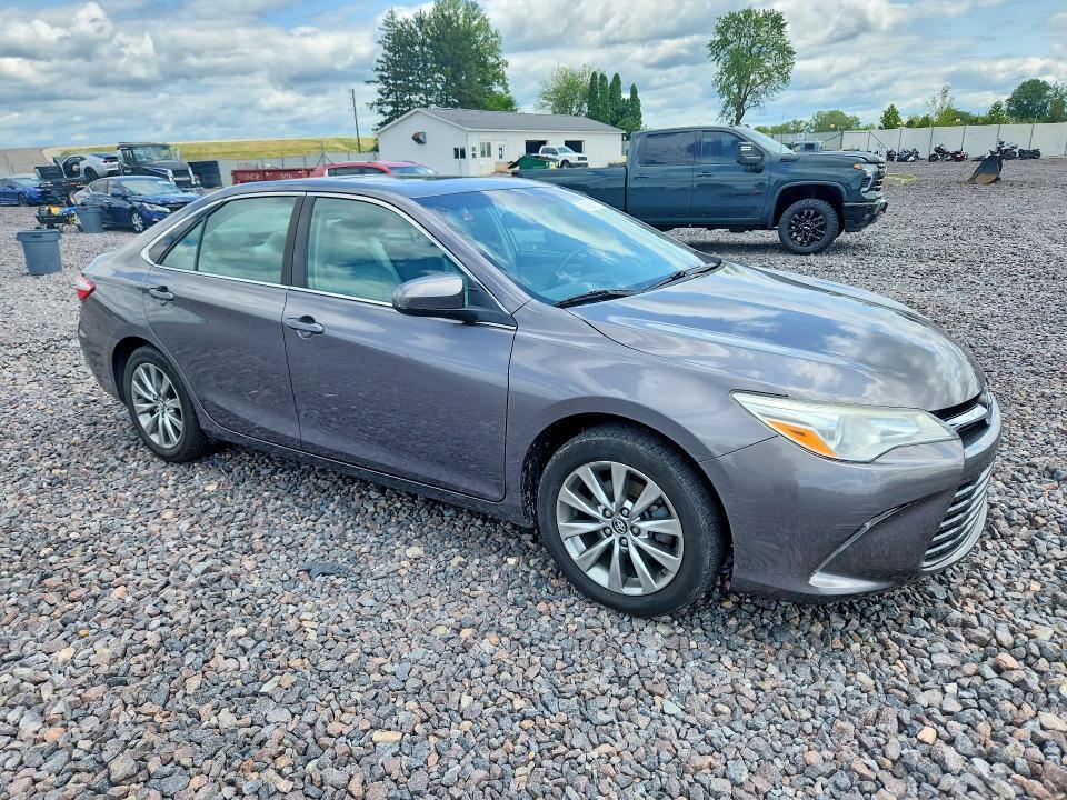 2016 TOYOTA CAMRY XLE — Фото 4 из 12