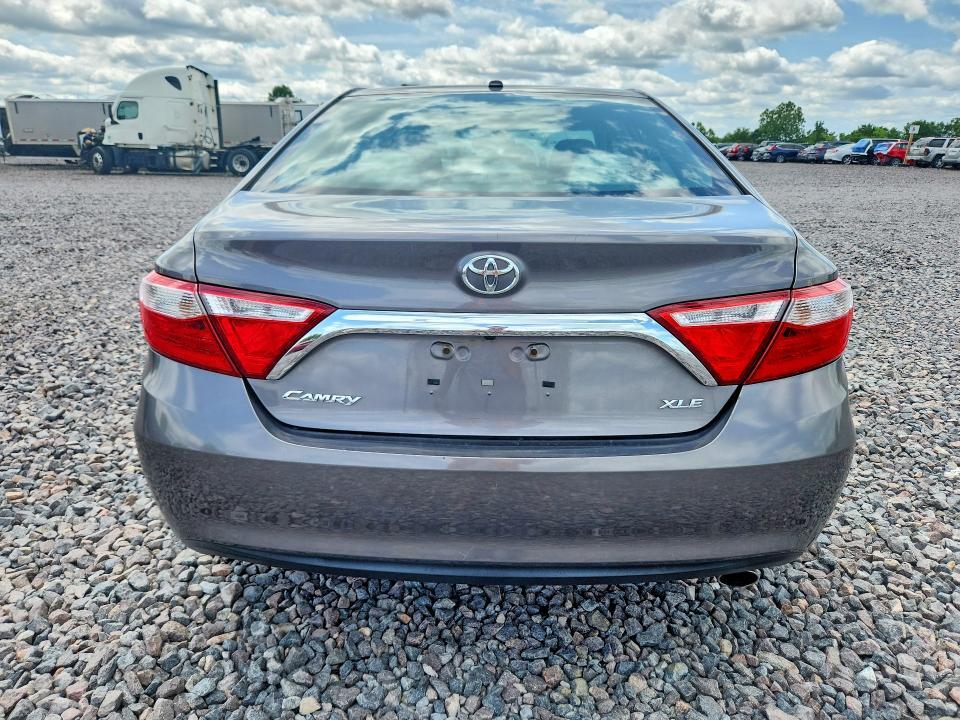 2016 TOYOTA CAMRY XLE — Фото 6 из 12