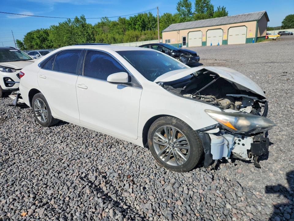 2016 TOYOTA CAMRY SE — Фото 4 из 13