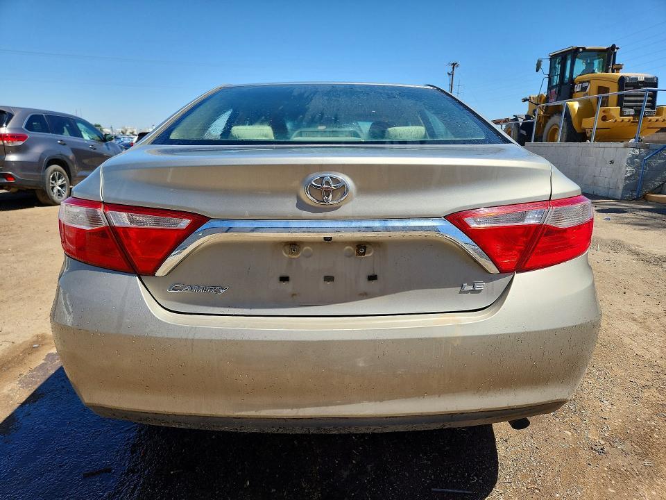 2016 TOYOTA CAMRY LE — Фото 6 из 12